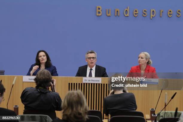 Berlin, Bundespressekonferenz, Thema: Integrationsgesetz, Foto: Bundesministerin für Arbeit und Soziales Andrea Nahles, Bundesminister des Innern Dr....