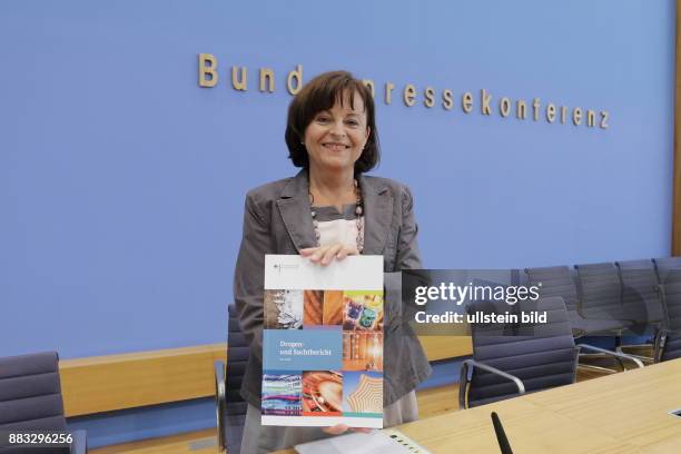 Berlin, Bundespressekonferenz, Thema: Drogen- und Suchtbericht 2016, Foto: Marlene Mortler, Drogenbeauftragte der Bundesregierung