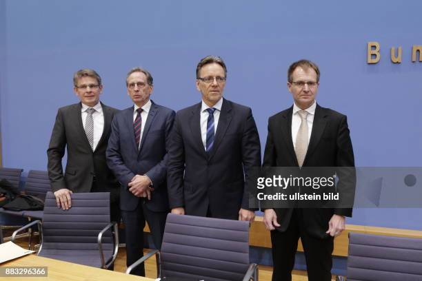 Klaus Kandt, Polizeipräsident der Polizei Berlin, Ralf Rother, Generalstaatsanwalt Berlin, Holger Münch, Präsident des Bundeskriminalamtes , Dr....