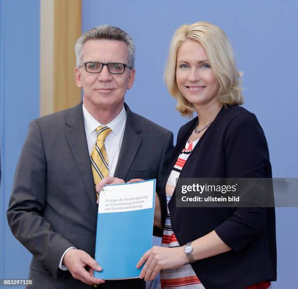 Berlin, Bundespressekonferenz, Thema: Strategie der Bundesregierung zur Extremismusprävention und Demokratieförderung, Foto: Bundesminister des...