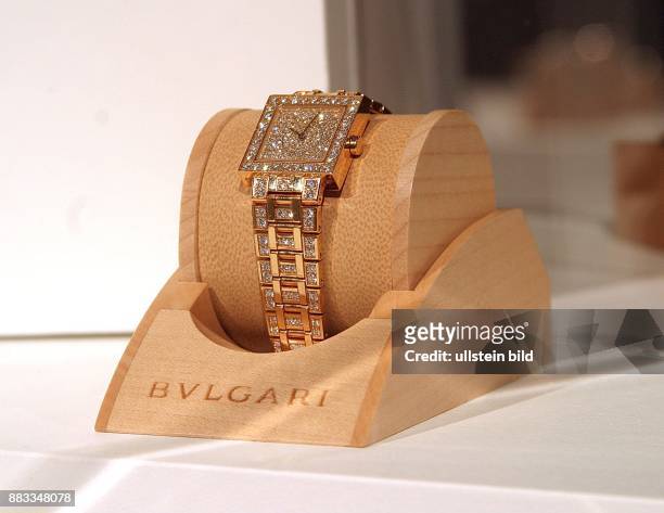 Armbanduhr der Firma Bulgari mit Diamanten besetzt