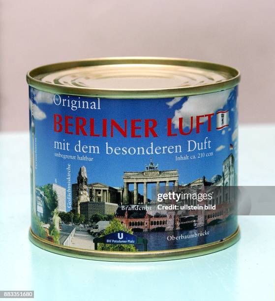 Deutschland, Berlin, Souvenirs, Original Berliner Luft in Dosen News Photo