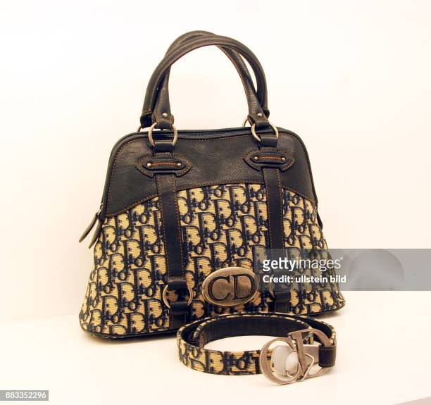 Tasche und Gürtel der Luxusmarke Dior