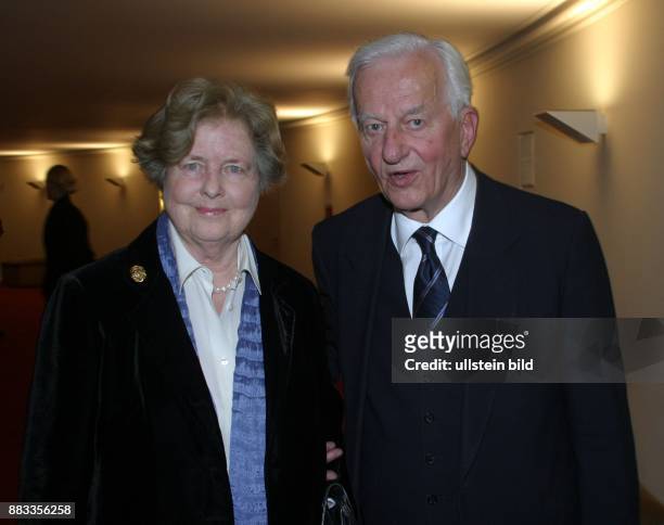 Weizsaecker, Richard von *- Politiker, D Buergermeister von Berlin 1981-1984 Bundespraesident 1984-1994 - mit seiner Frau Marianne -