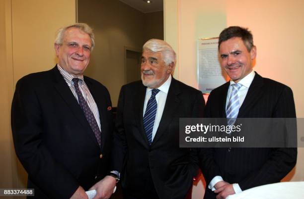 From left: Josef Joffe, publisher DIE ZEIT, actor Mario Adorf and Reiner Esser, manager DIE ZEIT