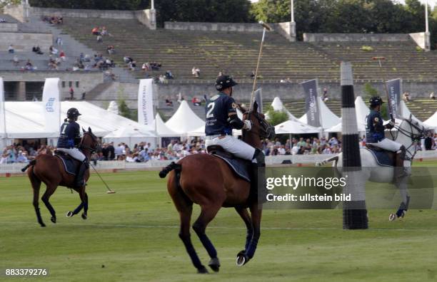 Polospieler beim Maifeld Cup im Olympiapark in Berlin