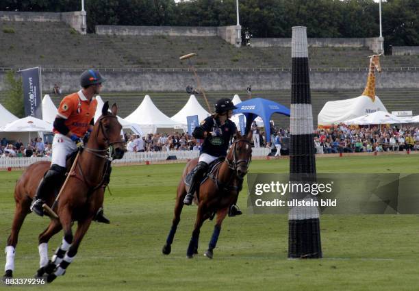 Polospieler beim Maifeld Cup im Olympiapark in Berlin