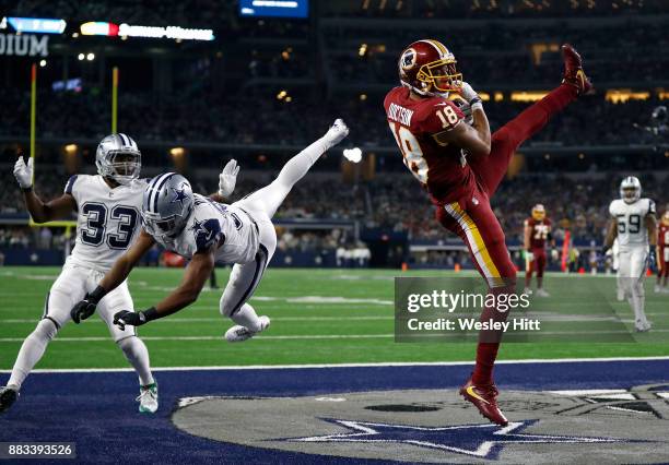 Josh Doctson of the Washington Redskins pulls down a touchdown in the end zone against Byron Jones of the Dallas Cowboys in the fourth quarter of a...