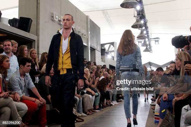 Fashionshow vom Jeanslabel G Star auf der Modemesse Bread & Butter in Berlin.