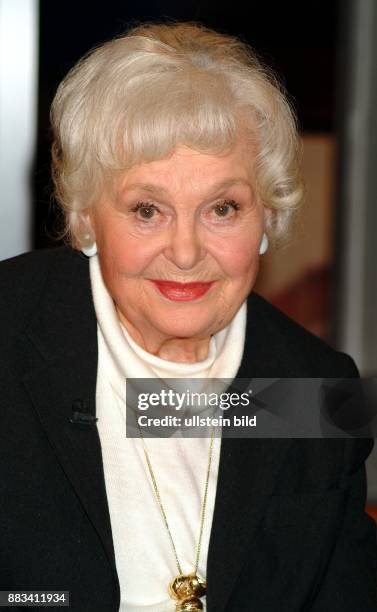 Loebel Bruni Loebel Photos and Premium High Res Pictures - Getty Images