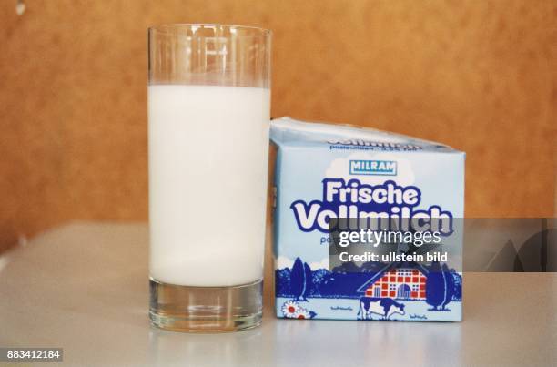 73 Milch Glas Stock Photos and High-Res Images