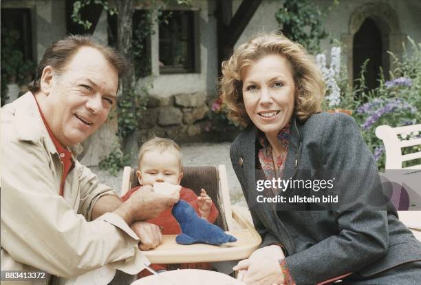 Die Schauspieler Klausjürgen Wussow und Gaby Dohm Undatiertes Foto.