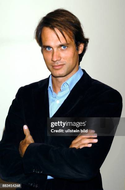 Actor Ralph Bauer 1 067 Acteur Ralf Bauer Photos et images haute résolution - Getty Images