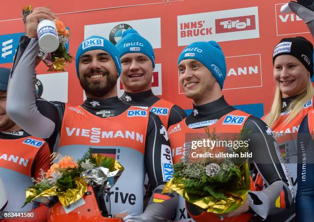 Das deutsche Team mit Toni Eggert, Andi Langenhan, Sascha Benecken und Dajana Eitberger gewinnen , waehrend dem FIL Rodel Weltcup Team Staffel am 29....