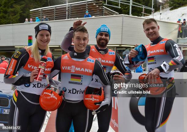 Das deutsche Team mit, Dajana Eitberger, Sascha Benecken, Andi Langenhan und Toni Eggert gewinnen , waehrend dem FIL Rodel Weltcup Team Staffel am...