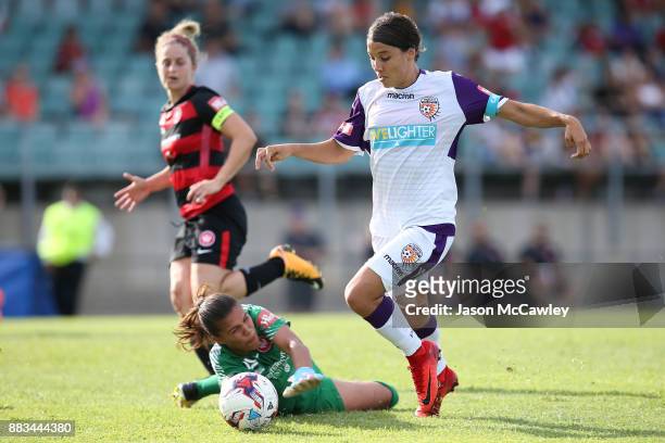 Samantha Kerr of the Glory scores a goal during the round six W-League match between the Western Sydney Wanderers and the Perth Glory at Marconi...