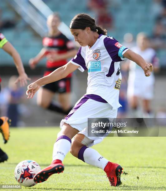 Samantha Kerr of the Glory controls the ball during the round six W-League match between the Western Sydney Wanderers and the Perth Glory at Marconi...