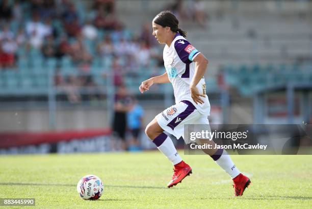 Samantha Kerr of the Glory controls the ball during the round six W-League match between the Western Sydney Wanderers and the Perth Glory at Marconi...