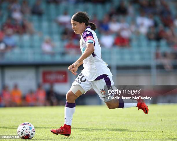 Samantha Kerr of the Glory controls the ball during the round six W-League match between the Western Sydney Wanderers and the Perth Glory at Marconi...