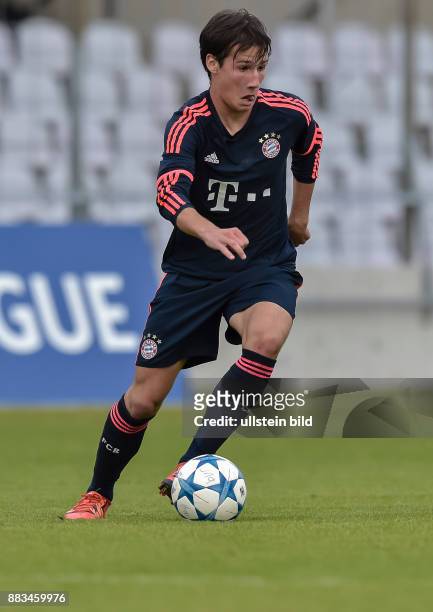 Fabian Benko in Aktion waehrend dem 4. Spieltag der Gruppe F, UEFA Youth League FC Bayern Muenchen gegen Arsenal FC am 4. November 2015 in Muenchen....