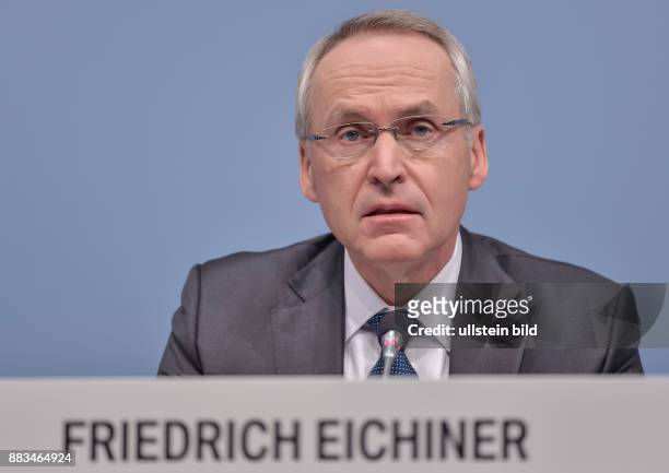 Finanzvorstand Friedrich Eichiner waehrend der Bilanz Pressekonferenz der Bayerischen Motoren Werke in der BMW Welt am 16. Maerz 2016 in Muenchen.