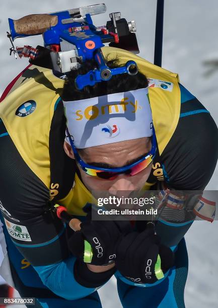 Martin Fourcade beim Laufen waehrend dem 20km Einzelrennen der Herren bei der IBU Biathlon Weltmeisterschaft am 16. Februar 2017 in Hochfilzen .