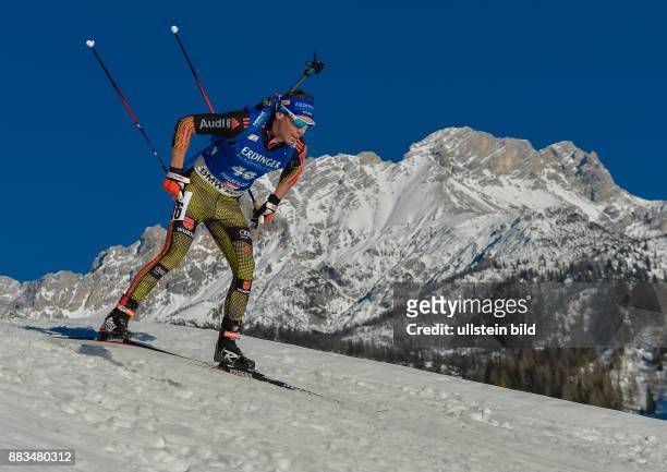 Simon Schempp beim Laufen waehrend dem 20km Einzelrennen der Herren bei der IBU Biathlon Weltmeisterschaft am 16. Februar 2017 in Hochfilzen .