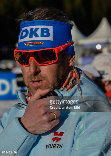 Bundestrainer Mark Kirchner waehrend dem 20km Einzelrennen der Herren bei der IBU Biathlon Weltmeisterschaft am 16. Februar 2017 in Hochfilzen .