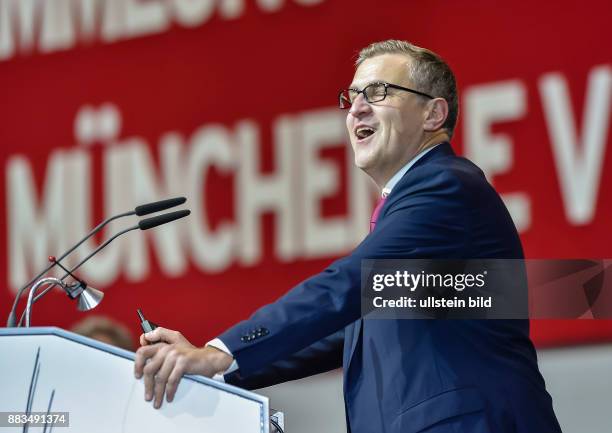 Finanzvorstand Jan-Christian Dreesen waehrend der Hauptversammlung des FC Bayern eV am 25. November 2016 im Audi Dome in Muenchen.