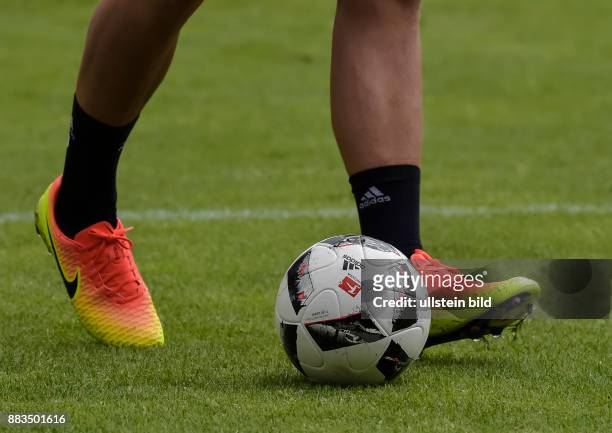Der offizielle Spielball der DFL Torfabrik von ADIDAS, waehrend dem Trainingsauftakt des FC Ingolstadt 04 fuer die Saison 2016/2017 im AUDI Sportpark...