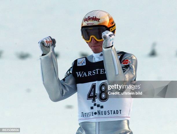 Sportler, Skispringen; D Skispringen in Titisee Neustadt: Jubelt über seinen 5. Platz