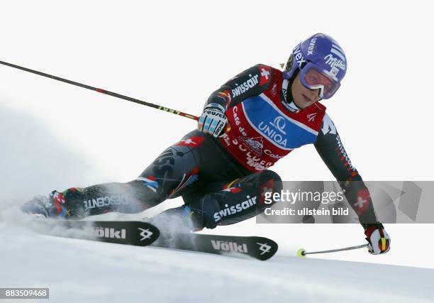 Sonja Neff *- Sportlerin, Ski Alpin, Schweiz beim Riesenslalom, Weltcup in Sölden / Österreich Einzelaufnahme .