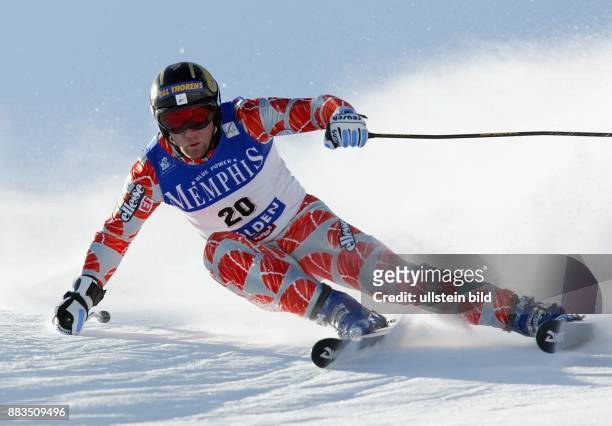 Vincent Millet *- Sportler, Ski Alpin, Frankreich beim Riesenslalom, Weltcup in Sölden / Österreich Einzelaufnahme .