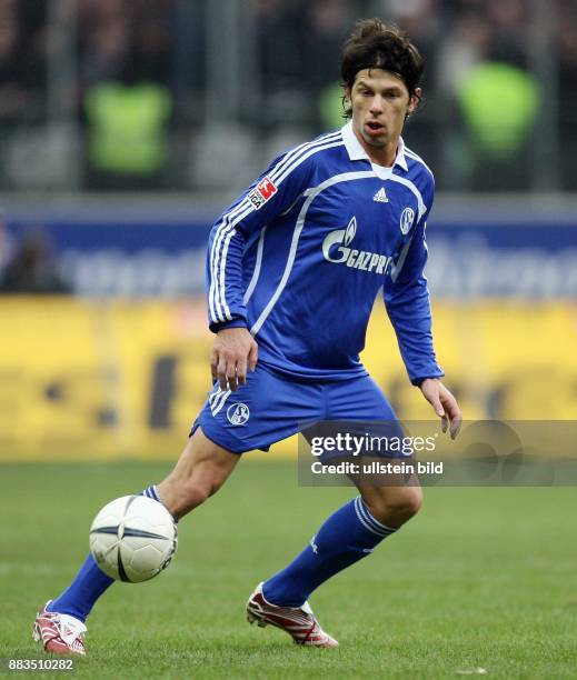 Lewan Kobiaschwili - Mittelfeldspieler, FC Schalke 04, Georgien: in Aktion am Ball