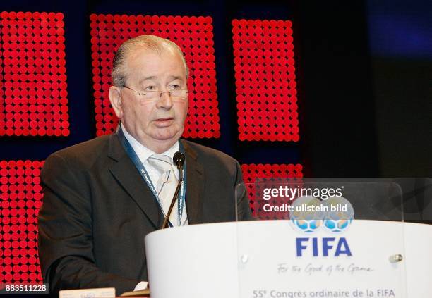 Julio H. Grondona Senior Vize-Präsident FIFA; Argentinien: am Rednerpult beim 55. Ordentlichen FIFA-Kongreß