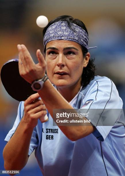 Olympische Spiele 2004 Athen - die deutsche Tischtennisspielerin Nicole Struse in Aktion