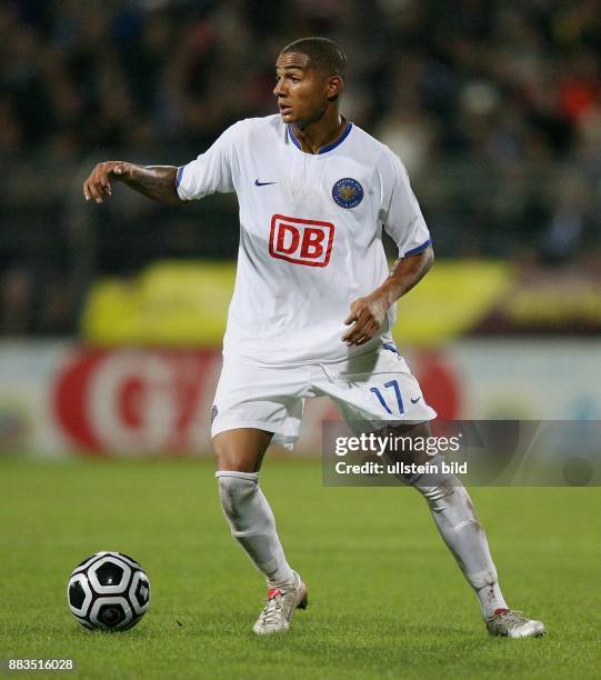 Kevin-Prince Boateng - Mittelfeldspieler, Hertha BSC Berlin, D: in Aktion am Ball