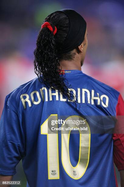 Ronaldinho - Mittelfeldspieler, FC Barcelona, Brasilien