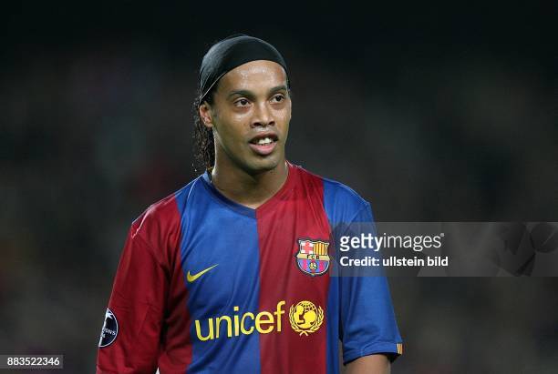 Ronaldinho - Mittelfeldspieler, FC Barcelona, Brasilien