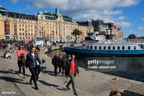 Stadtansicht Stockholm - Fähranleger am Nybroplan / Strandvägen