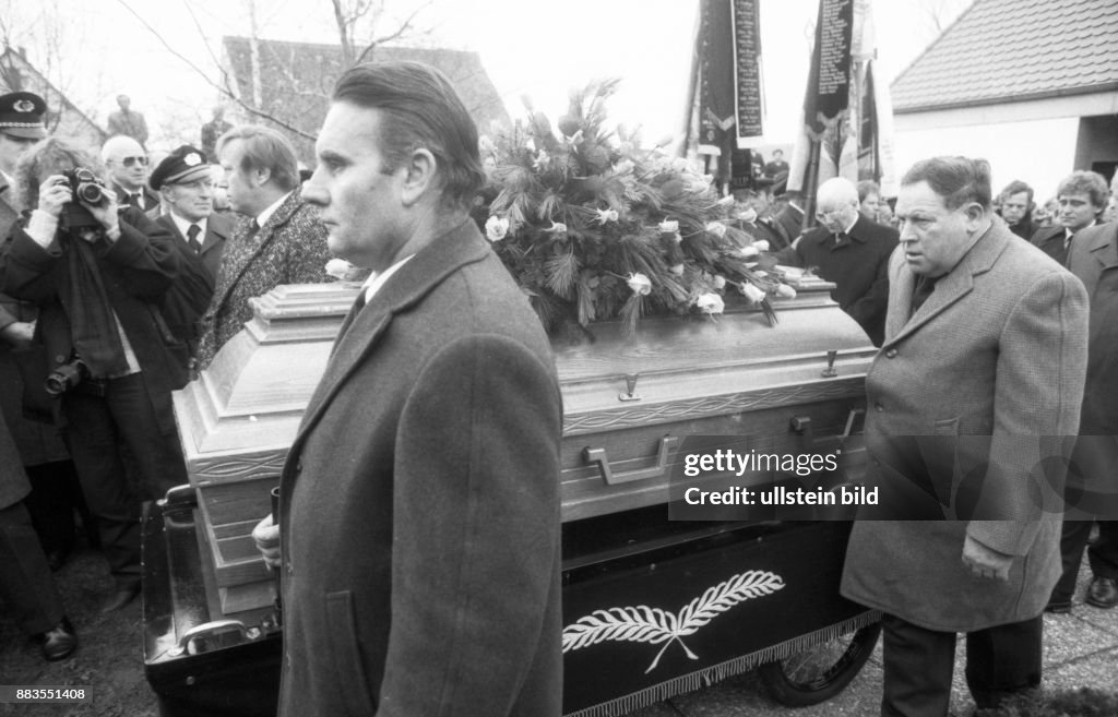 Funeral of Hans-Ulrich Rudel (the only bearer of the Knight's Cross with golden oak leaves)