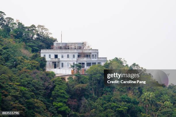 hong kong residential property. - caroline pang stock-fotos und bilder