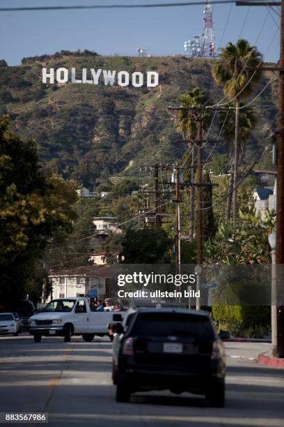 View from a street towards the famous Hollywood-Sign.