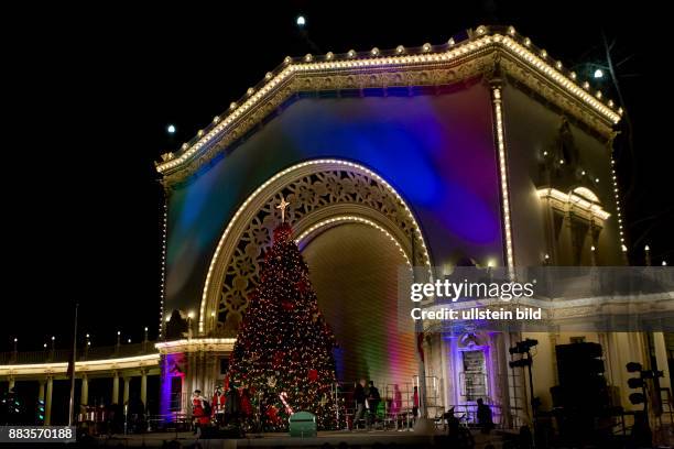 The pre-Xmas December Nights at Balboa Park with food vendors, music and dance performances.