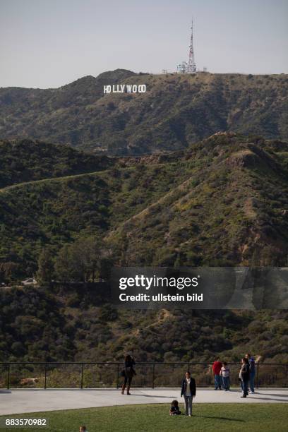 View from Griffith Observatory towards the famous Hollywood-Sign.