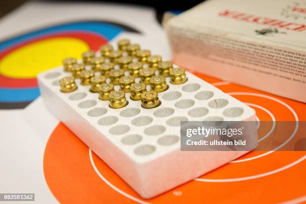 Caliber Picture 117 40 Caliber Gun Stock Photos, High-Res Pictures, and Images - Getty ...