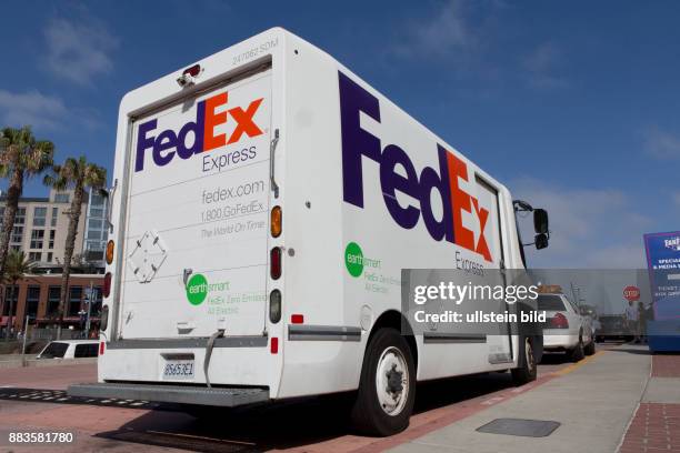 Fed Express Fedex Express Photos and Premium High Res Pictures - Getty Images