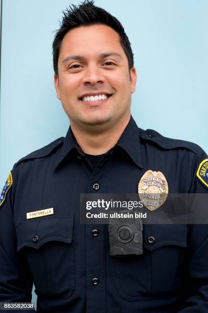 Officer of the San Diego Police Department wearing TASER?s AXON body-cam.