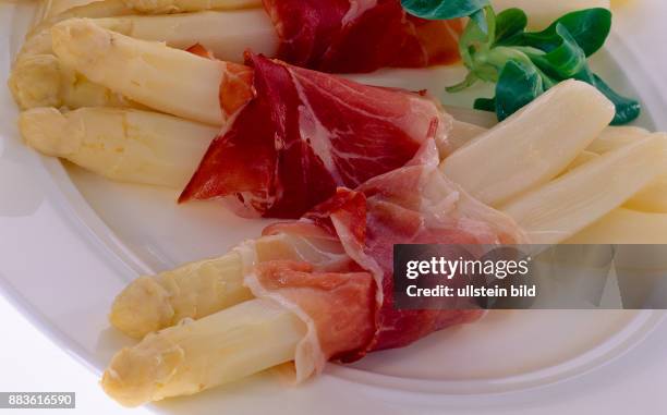 Food; Asparagus; white asparagus; prosciutto crudo