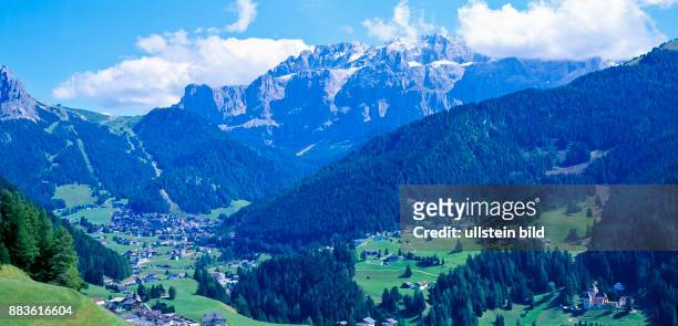 South Tyrol; Alto Adige; landscape; Dolomiti, dolomits,val Gardena, Gardena, Selva di Gardena, Sella, gruppo Sella, passo Sella